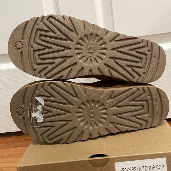 UGG Chestnut Mini Bailey Logo Strap NEW Size 9. - Picture 8 of 8
